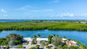 Water Front Private Pool Spa Home with Boat Docking Available home